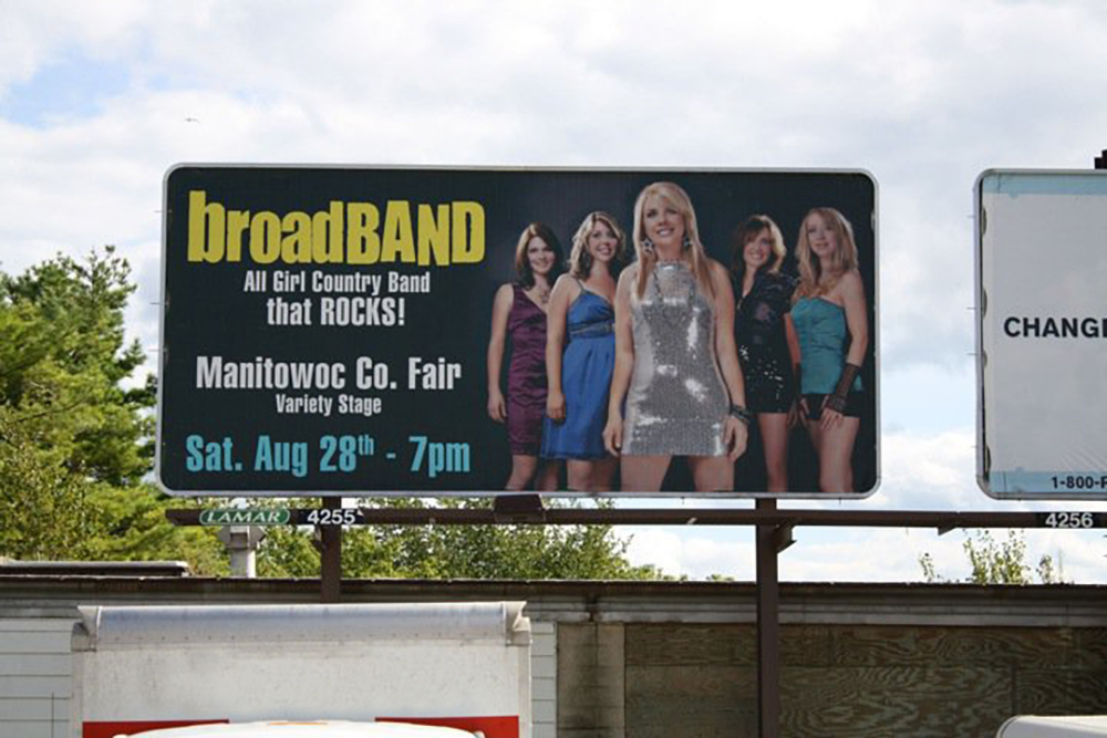 Broadband billboard